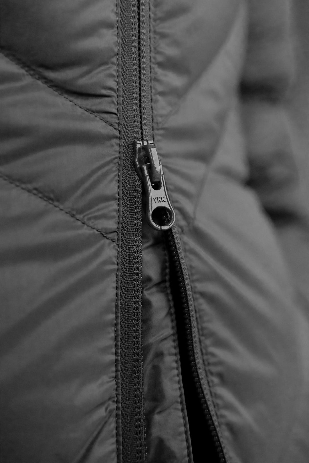Grüezi bag Senseful DownWool Jacket M - YKK Zwei-Wege-Reißverschluss