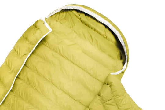 Gelber Schlafsack DownWool Extreme light 2.0 Extralong Kopfteil Offen von der Marke Grüezi bag